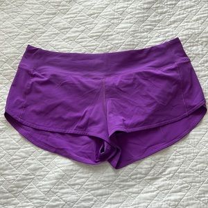 Moonlit Magenta Hotty Hots Size 10 LR 2.5”